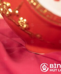 binh-hut-loc-bat-trang-mau-do-hoa-tiet-chu-phuc-va-hoa-dao-dap-noi-dat-vang (5)